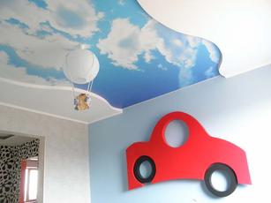 Двухуровневый потолок с фотопечатью в детской комнате